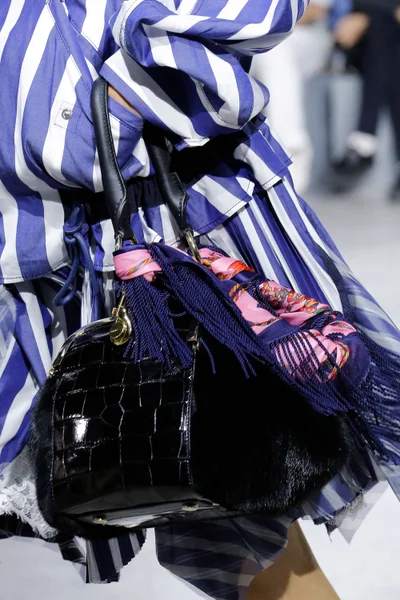 Look 11
